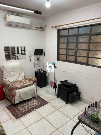 Imagem Casa com 4 Quartos à Venda, 186 m² Imagem Casa com 4 Quartos à Venda, 186 m²