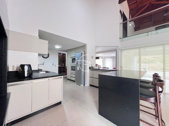 Imagem Casa com 3 Quartos à Venda, em Floresta - Joinville Imagem Casa com 3 Quartos à Venda, em Floresta - Joinville