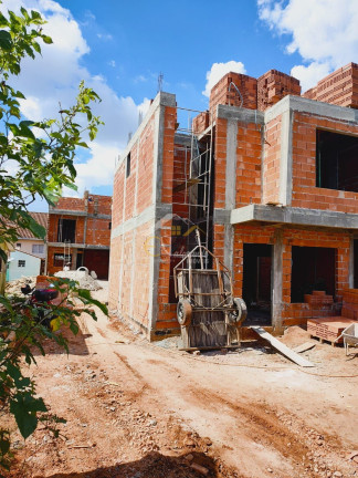 Imagem Sobrado com 3 Quartos à Venda, 120 m² em Uberaba - Curitiba Imagem Sobrado com 3 Quartos à Venda, 120 m² em Uberaba - Curitiba