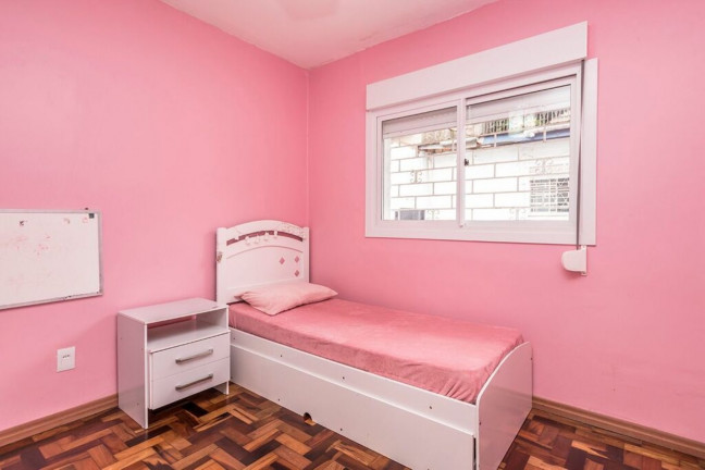 Imagem Imóvel com 4 Quartos à Venda, em Santa Tereza - Porto Alegre Imagem Imóvel com 4 Quartos à Venda, em Santa Tereza - Porto Alegre