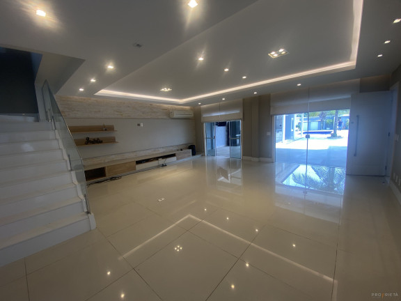 Imagem Casa de Condomínio com 5 Quartos à Venda, 478 m² em Barra Da Tijuca - Rio De Janeiro Imagem Casa de Condomínio com 5 Quartos à Venda, 478 m² em Barra Da Tijuca - Rio De Janeiro