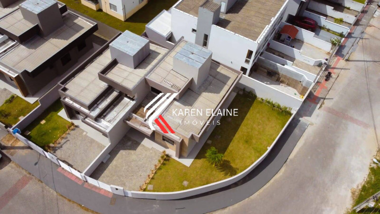Casa com 3 Quartos à Venda, 290 m² em Sertão Do Maruim - São José