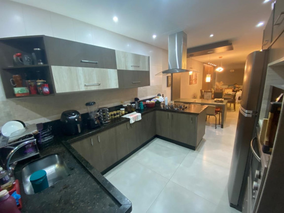 Imagem Casa com 3 Quartos à Venda, 180 m² em Vila Nely - Itaquaquecetuba Imagem Casa com 3 Quartos à Venda, 180 m² em Vila Nely - Itaquaquecetuba
