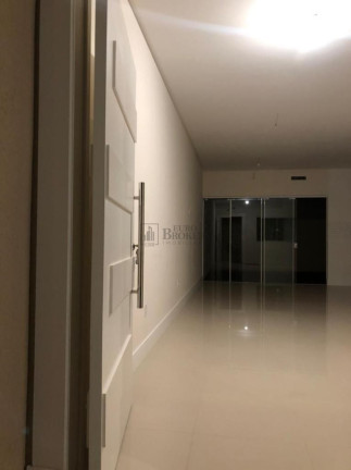 Imagem Sobrado com 3 Quartos à Venda, 250 m² em Centro - Balneário Camboriú Imagem Sobrado com 3 Quartos à Venda, 250 m² em Centro - Balneário Camboriú