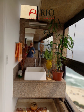 Imagem Imóvel com 4 Quartos à Venda, 231 m² em Barra Da Tijuca - Rio De Janeiro Imagem Imóvel com 4 Quartos à Venda, 231 m² em Barra Da Tijuca - Rio De Janeiro