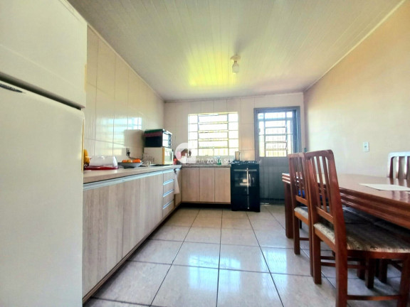 Imagem Casa com 2 Quartos à Venda, 100 m²