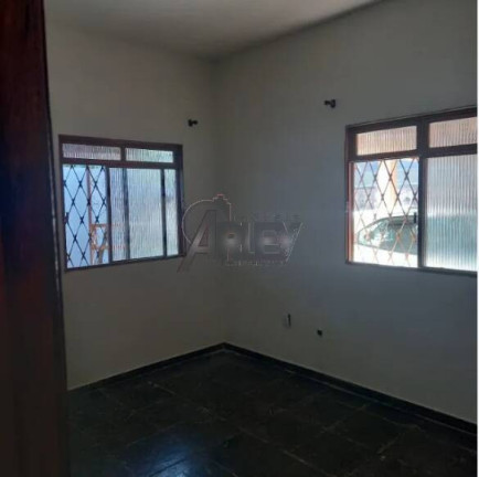 Casa com 2 Quartos à Venda,  em São José - Montes Claros