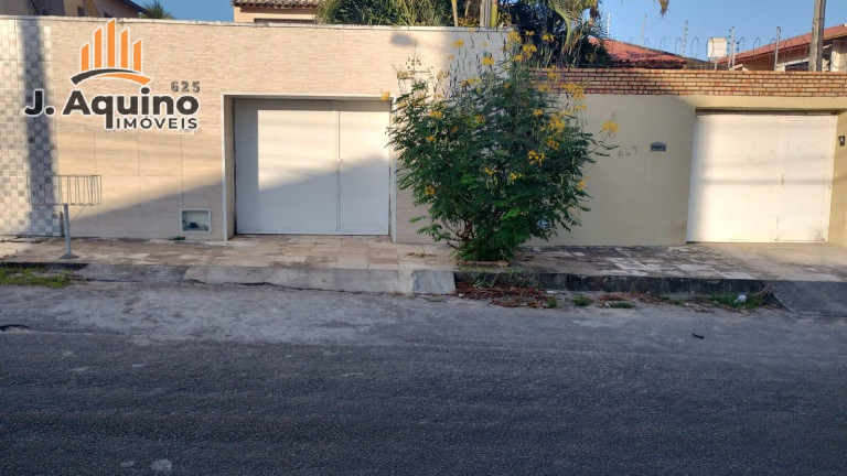Casa com 3 Quartos à Venda,  em Sapiranga - Fortaleza