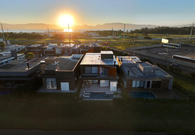 Imagem Casa com 4 Quartos à Venda, 293 m² em -- - Capao Da Canoa Imagem Casa com 4 Quartos à Venda, 293 m² em -- - Capao Da Canoa