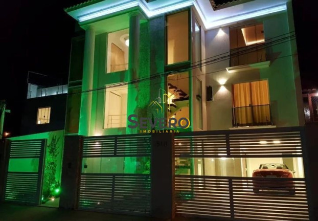 Casa com 4 Quartos à Venda, 425 m² em Camboinhas - Niterói