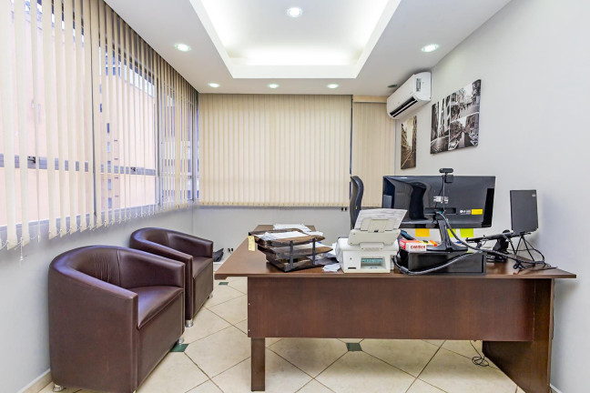 Imagem Sala Comercial à Venda, 81 m² em Centro - Curitiba Imagem Sala Comercial à Venda, 81 m² em Centro - Curitiba