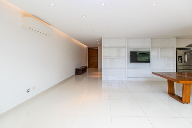 Imagem Casa com 5 Quartos à Venda, em Alto Da Boa Vista - São Paulo Imagem Casa com 5 Quartos à Venda, em Alto Da Boa Vista - São Paulo