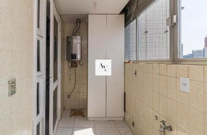 Imagem Apartamento com 3 Quartos à Venda, 135 m² em Moinhos De Vento - Porto Alegre