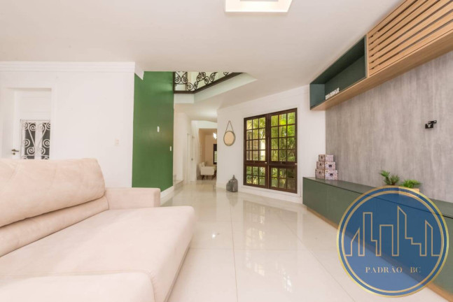 Imagem Casa com 3 Quartos à Venda, 350 m² em Praia Das Taquaras - Balneário Camboriú Imagem Casa com 3 Quartos à Venda, 350 m² em Praia Das Taquaras - Balneário Camboriú
