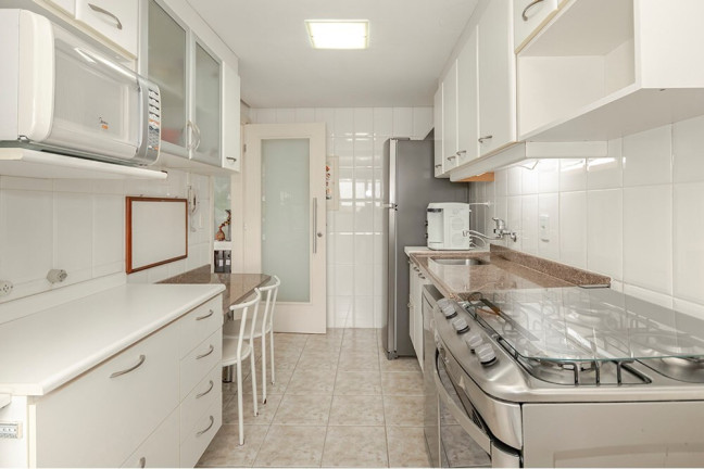 Imagem Imóvel com 2 Quartos à Venda, 90 m² em Petrópolis - Porto Alegre Imagem Imóvel com 2 Quartos à Venda, 90 m² em Petrópolis - Porto Alegre