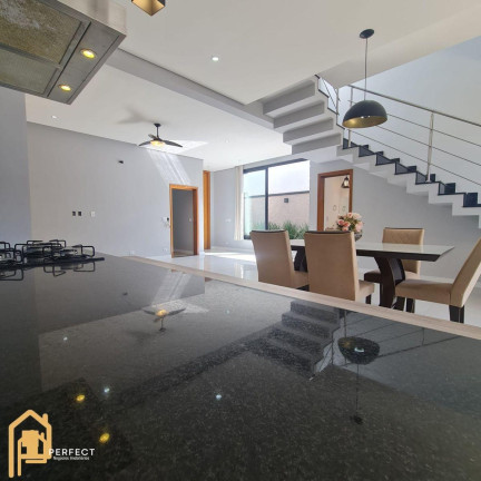 Imagem Casa com 3 Quartos à Venda, 232 m² em Piracangaguá - Taubaté