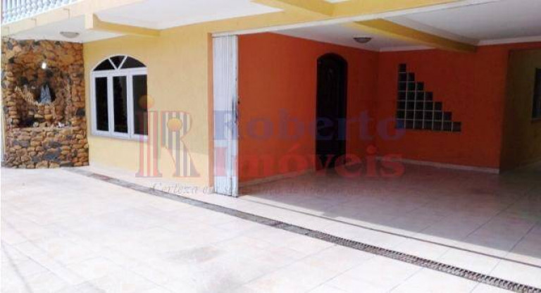Imagem Casa com 3 Quartos à Venda, 500 m² em Novo Mundo - Curitiba Imagem Casa com 3 Quartos à Venda, 500 m² em Novo Mundo - Curitiba
