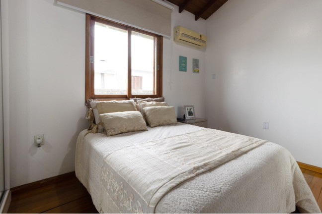 Imagem Casa com 3 Quartos à Venda, 190 m² em Rubem Berta - Porto Alegre