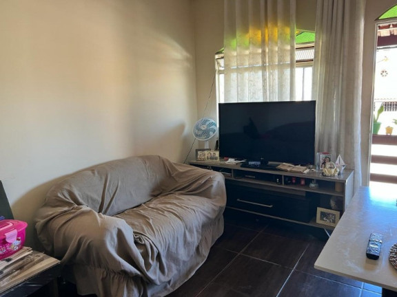 Imagem Casa com 4 Quartos à Venda, 360 m² em Vila Belém - Contagem