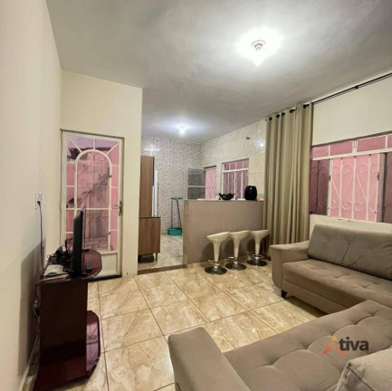 Imagem Casa com 3 Quartos à Venda, 70 m²