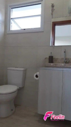 Imagem Casa de Condomínio com 3 Quartos à Venda, 234 m² em São João Do Rio Vermelho - Florianópolis
