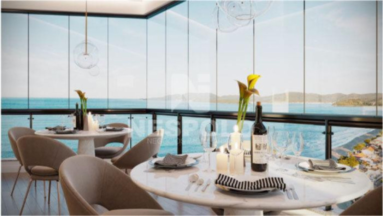 Apartamento à Venda, 196 m² em Meia Praia - Itapema