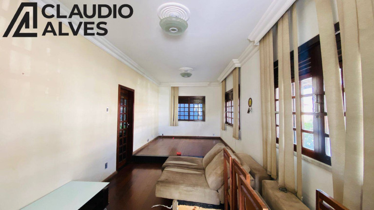 Imagem Casa com 5 Quartos à Venda, 292 m² em Centro - Feira De Santana Imagem Casa com 5 Quartos à Venda, 292 m² em Centro - Feira De Santana