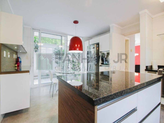 Imagem Casa com 3 Quartos à Venda, 334 m² em Jardim Europa - São Paulo Imagem Casa com 3 Quartos à Venda, 334 m² em Jardim Europa - São Paulo