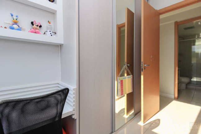 Imagem Imóvel com 3 Quartos à Venda, em Teresópolis - Porto Alegre Imagem Imóvel com 3 Quartos à Venda, em Teresópolis - Porto Alegre