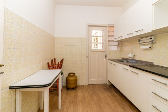 Imagem Imóvel com 2 Quartos à Venda, 64 m² em Petrópolis - Porto Alegre