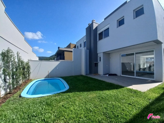 Imagem Casa com 3 Quartos à Venda, 187 m² em Rio Tavares - Florianópolis Imagem Casa com 3 Quartos à Venda, 187 m² em Rio Tavares - Florianópolis