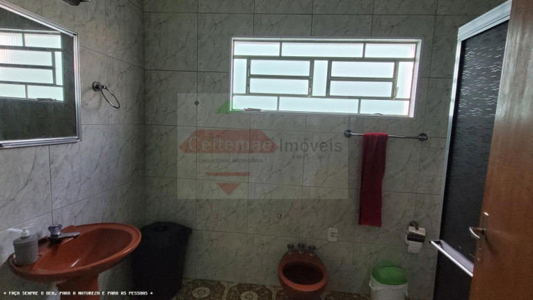 Imagem Casa com 3 Quartos à Venda, 218 m² em Vila Sao Jose - Taubaté
