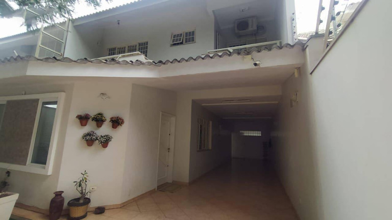 Imagem Casa com 3 Quartos à Venda, 238 m² em Jardim Imperial - Maringá Imagem Casa com 3 Quartos à Venda, 238 m² em Jardim Imperial - Maringá