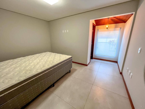 Imagem Casa com 6 Quartos à Venda, 370 m² Imagem Casa com 6 Quartos à Venda, 370 m²