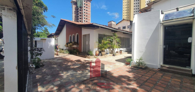 Imagem Casa com 4 Quartos à Venda, 330 m² em Hipodrómo - Recife Imagem Casa com 4 Quartos à Venda, 330 m² em Hipodrómo - Recife