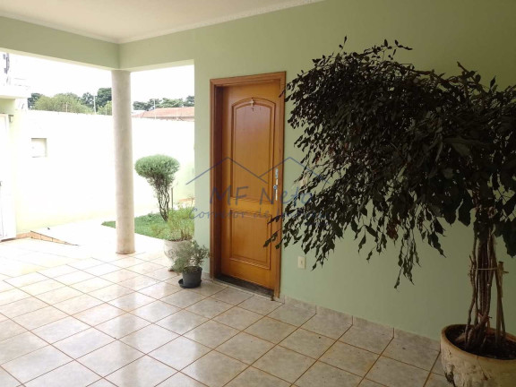 Imagem Casa com 3 Quartos à Venda, 253 m² em Jardim Ferrarezzi - Pirassununga