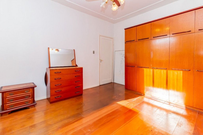 Imagem Imóvel com 2 Quartos à Venda, 64 m² em Petrópolis - Porto Alegre