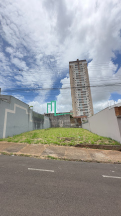 Terreno à Venda, 300 m² em São José - Franca