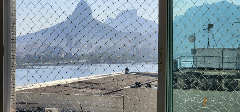 Imagem Apartamento com 2 Quartos à Venda, 72 m² em Lagoa - Rio De Janeiro Imagem Apartamento com 2 Quartos à Venda, 72 m² em Lagoa - Rio De Janeiro