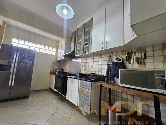 Imagem Casa com 4 Quartos à Venda, 145 m² em Santa Amélia - Belo Horizonte