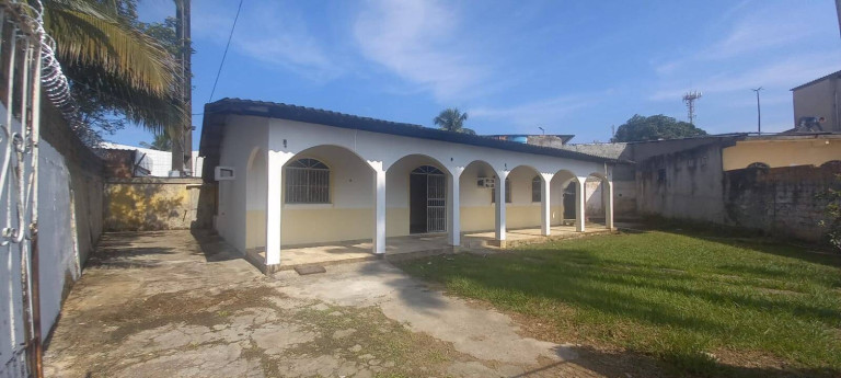Imagem Casa com 3 Quartos à Venda, 300 m² em Lirío Do Vale - Manaus Imagem Casa com 3 Quartos à Venda, 300 m² em Lirío Do Vale - Manaus