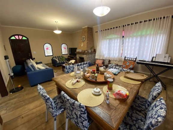 Casa com 3 Quartos à Venda, 210 m² em Retiro Das Fontes - Atibaia