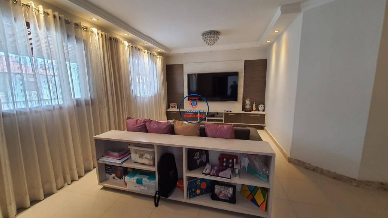 Casa com 3 Quartos para Alugar ou Temporada, 240 m² em Nova Parnamirim - Parnamirim