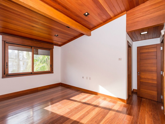 Imagem Imóvel com 5 Quartos à Venda, 947 m² em Marechal Rondon - Canoas Imagem Imóvel com 5 Quartos à Venda, 947 m² em Marechal Rondon - Canoas