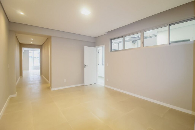 Imagem Imóvel com 3 Quartos à Venda, 128 m² em Copacabana - Rio De Janeiro Imagem Imóvel com 3 Quartos à Venda, 128 m² em Copacabana - Rio De Janeiro