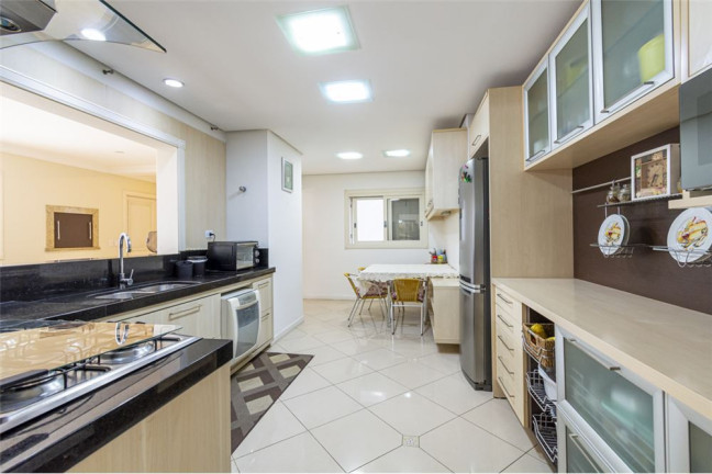 Imagem Casa com 4 Quartos à Venda,  em Moinhos De Vento - Canoas