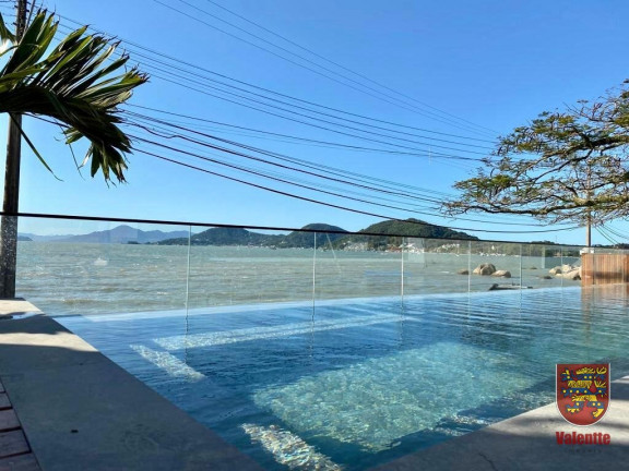 Casa com 5 Quartos à Venda,  em Cacupé - Florianópolis