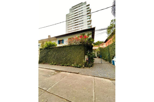 Casa com 4 Quartos à Venda,  em Paraíso - São Paulo