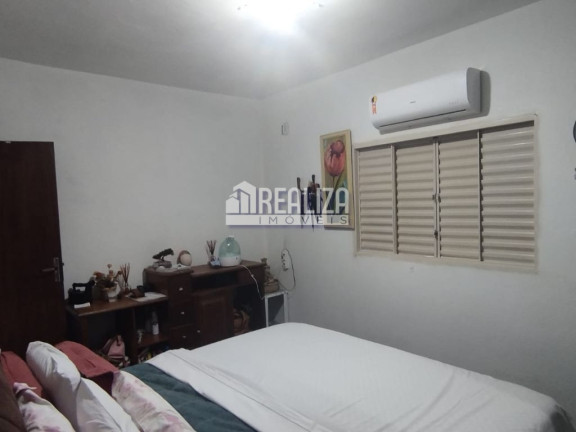 Imagem Casa com 2 Quartos à Venda, 220 m² em Cidade Ozanan - Uberaba Imagem Casa com 2 Quartos à Venda, 220 m² em Cidade Ozanan - Uberaba