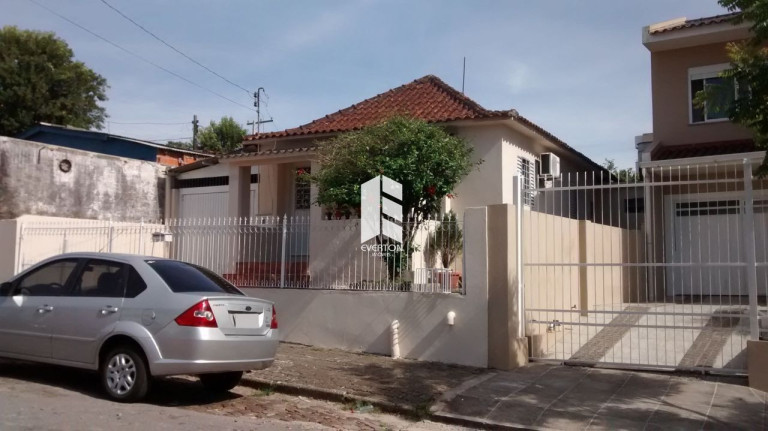 Imagem Casa com 3 Quartos à Venda, 300 m² em Menino Jesus - Santa Maria Imagem Casa com 3 Quartos à Venda, 300 m² em Menino Jesus - Santa Maria